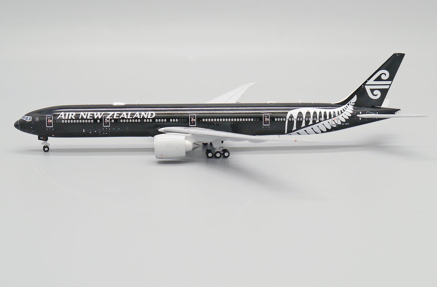 JC WINGS B777-300ER AIR NEW ZEALAND "ALL BLACKS" REG: ZK-OKQ