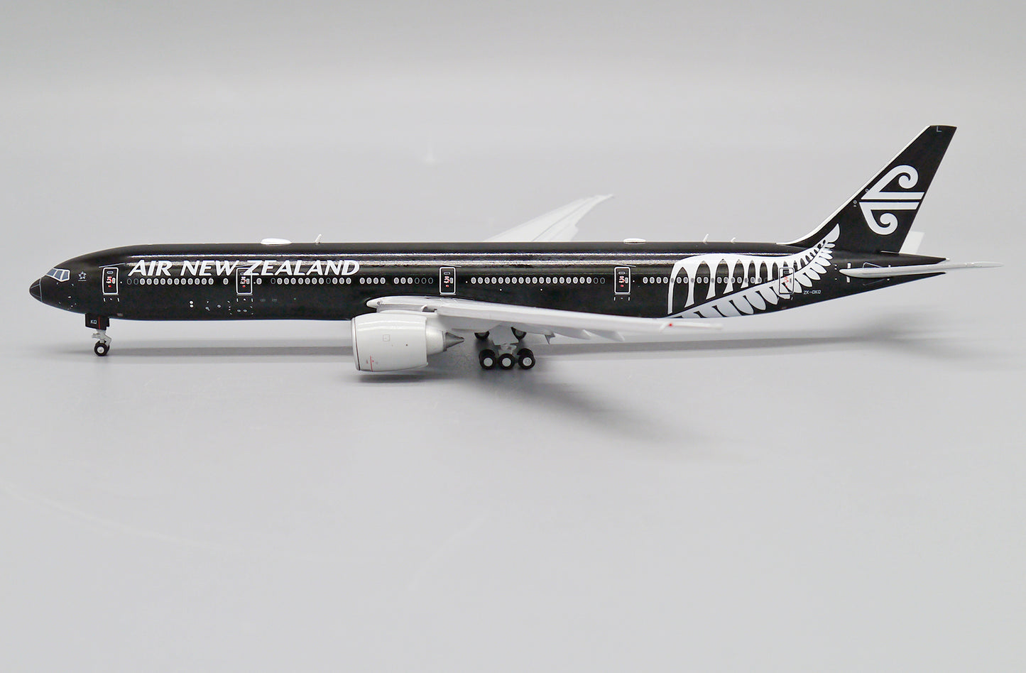 JC WINGS B777-300ER AIR NEW ZEALAND ALL BLACKS REG: ZK-OKQ