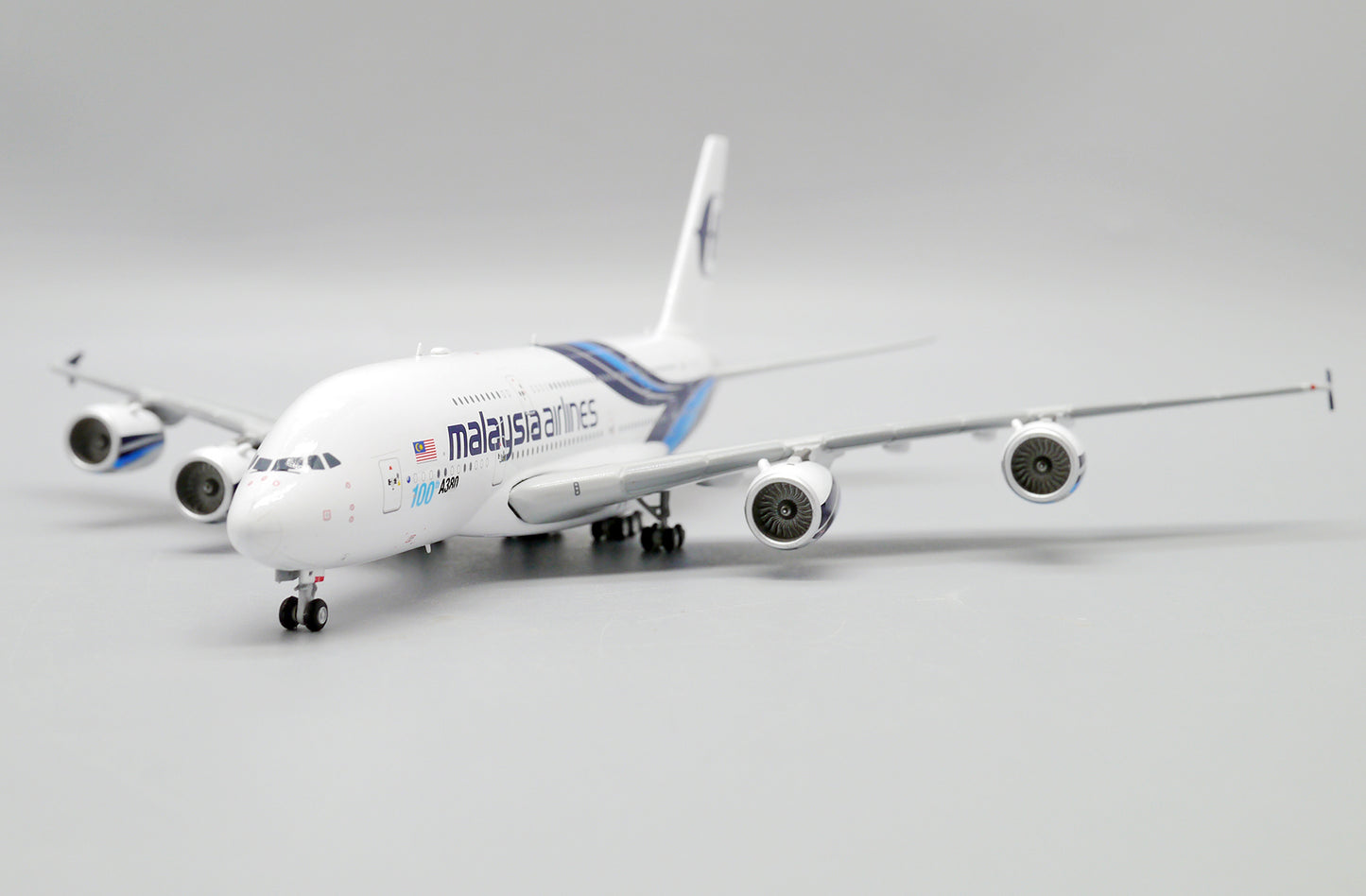 JC WINGS A380 MALAYSIA AIRLINES "100TH A380" REG: 9M-MNF