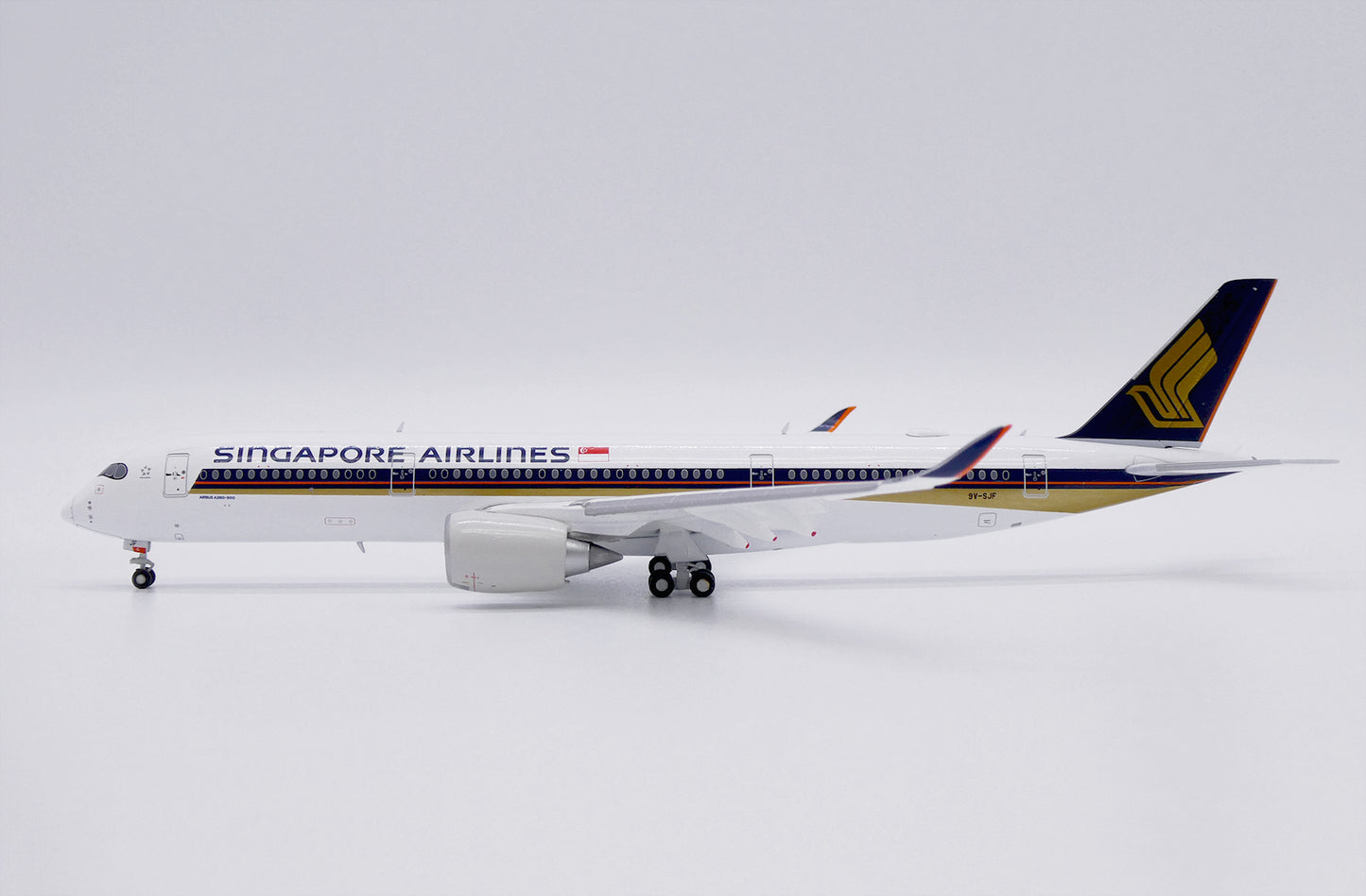 JC WINGS A350-900XWB SINGAPORE AIRLINES (FLAPS DOWN) REG: 9V-SJF