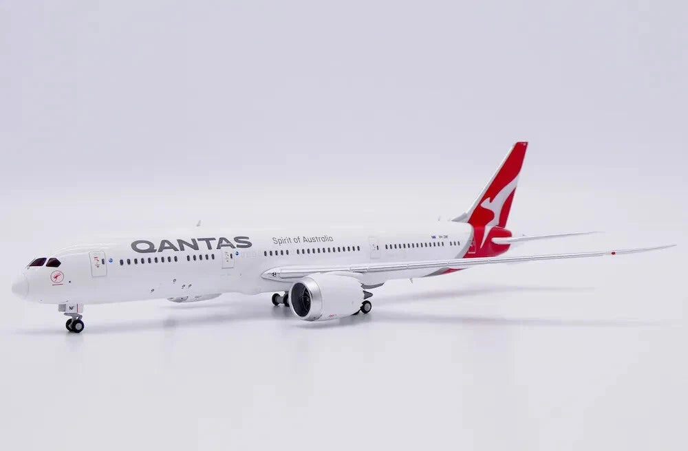 JC WINGS B787-9 DREAMLINER QANTAS REG: VH-ZNF WITH ANTENNA