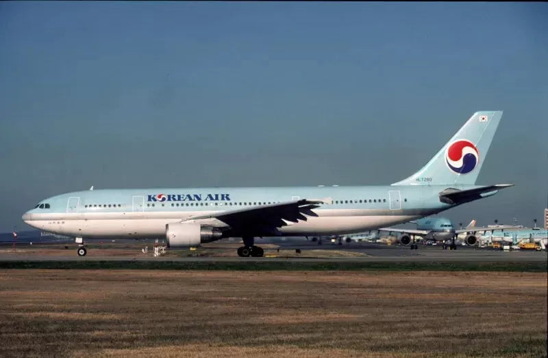 JC WINGS A300-600R KOREAN AIR REG: HL7280 WITH ANTENNA