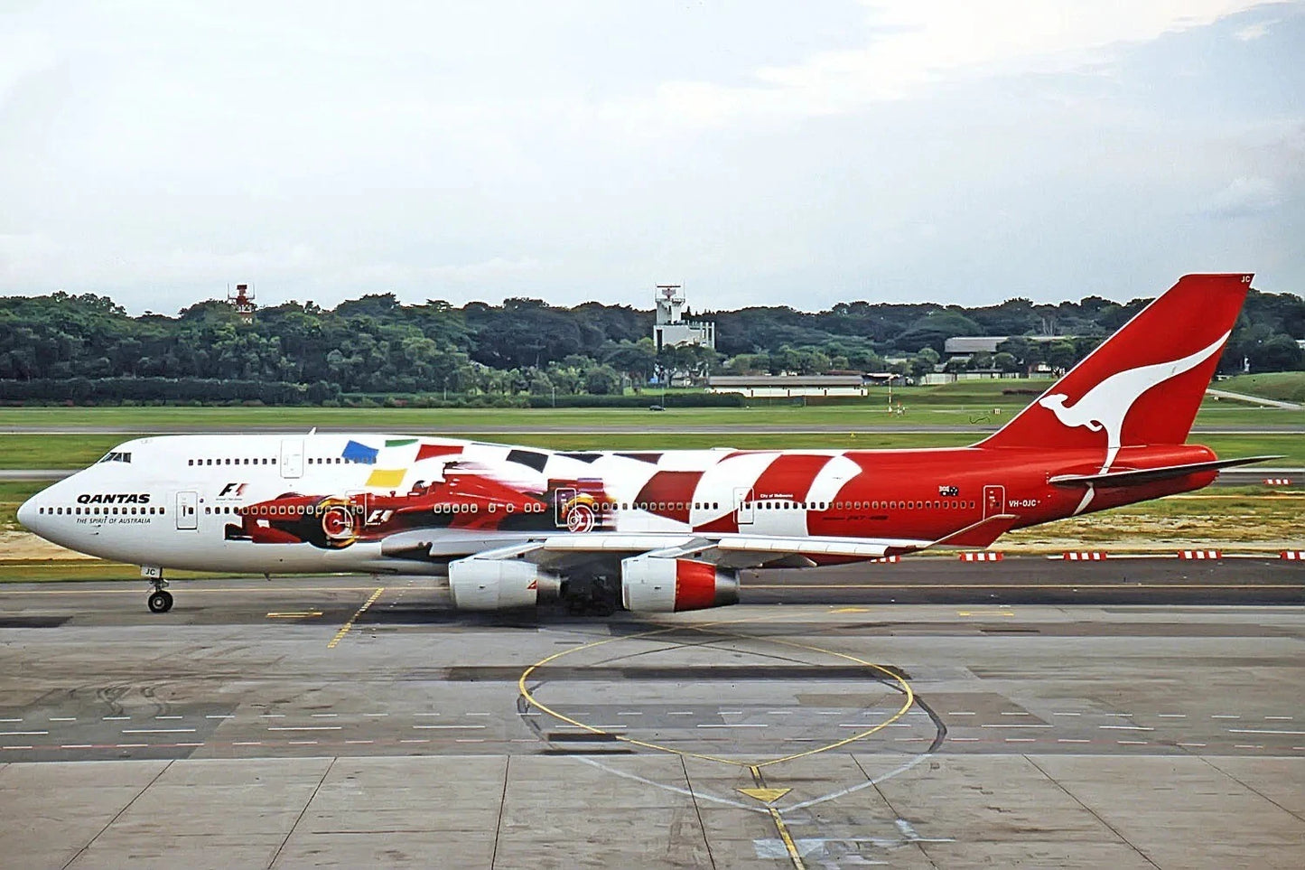 JC WINGS B747-400 QANTAS "FORMULA 1" REG: VH-OJC