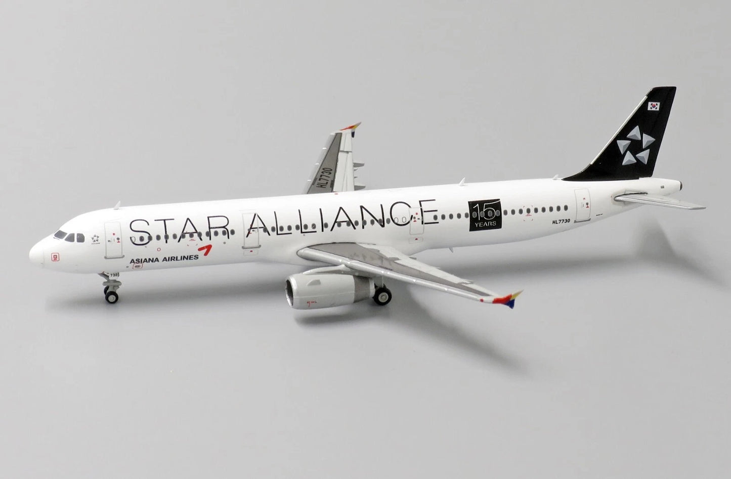 JC WINGS A321 ASIANA AIRLINES "STAR ALLIANCE 15 YEARS" REG: HL7730