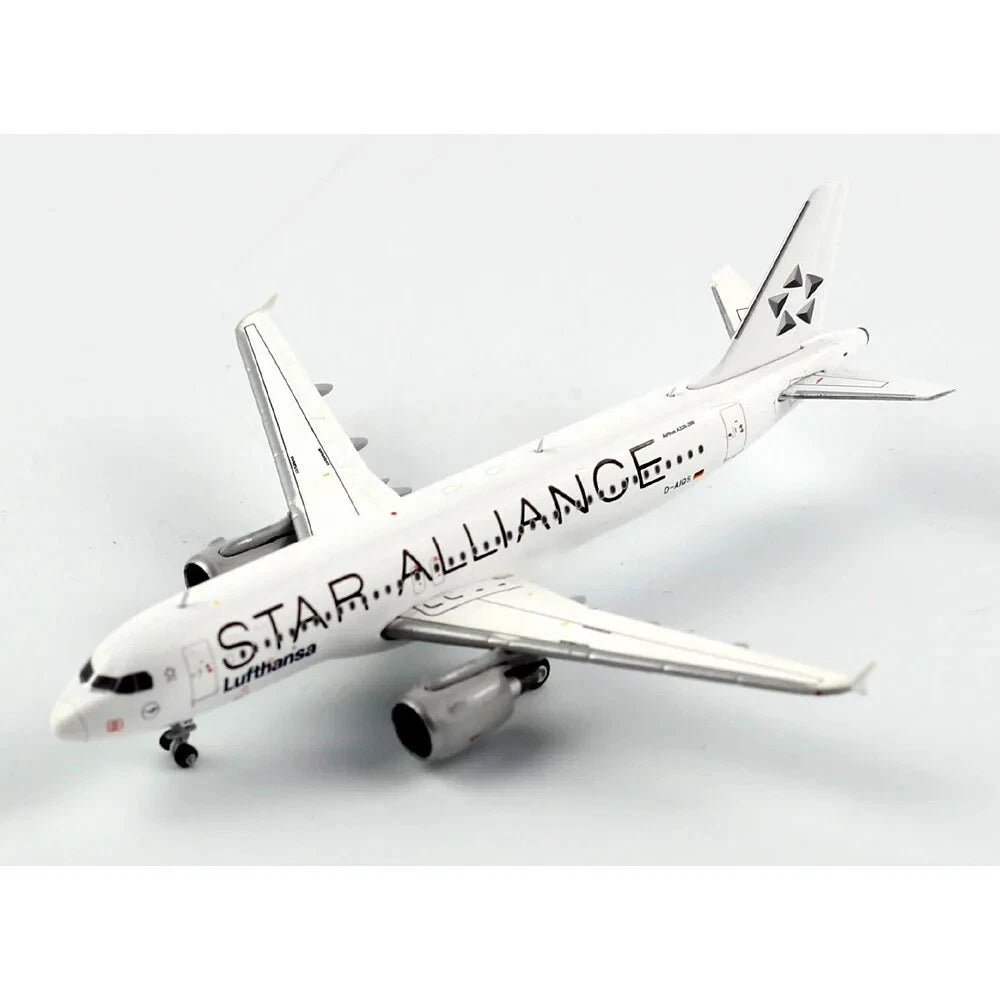 JC WINGS A320 LUFTHANSA "STAR ALLIANCE" REG: D-AIQS