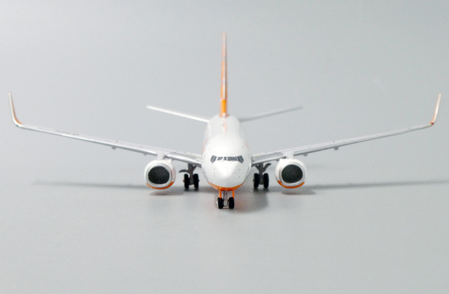 JC WINGS B737-800 JEJU AIR REG: HL8305