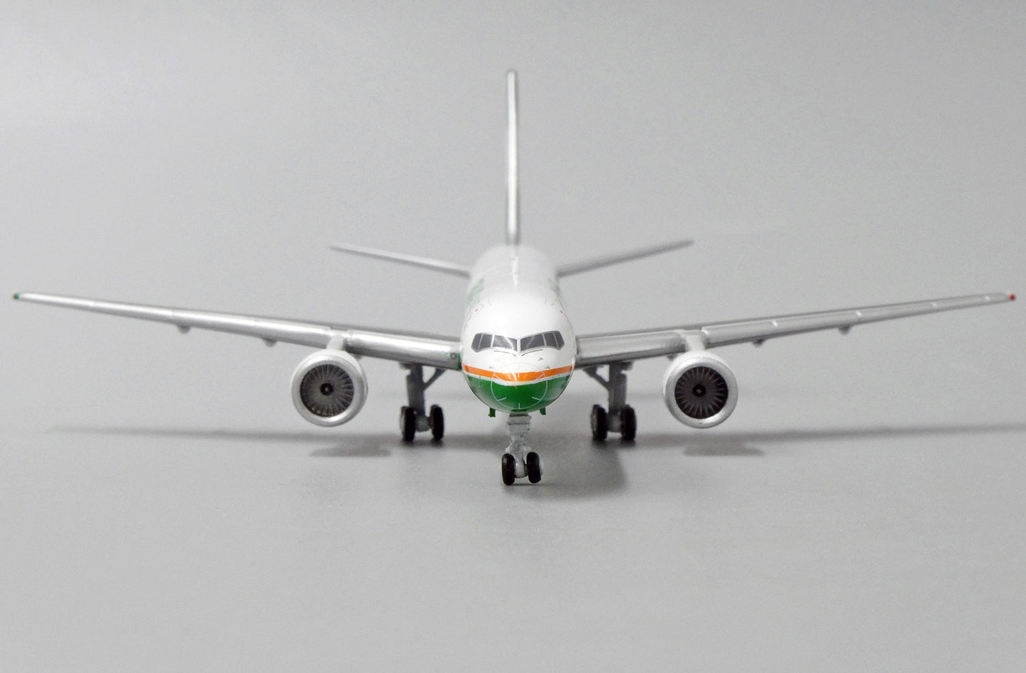 JC WINGS B757-200 EVA AIR REG: B-27021
