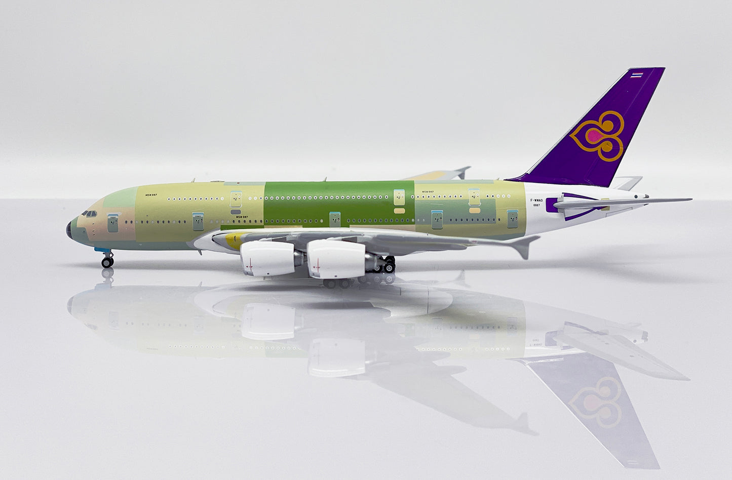 JC WINGS A380 THAI AIRWAYS "BARE METAL" REG: F-WWAO