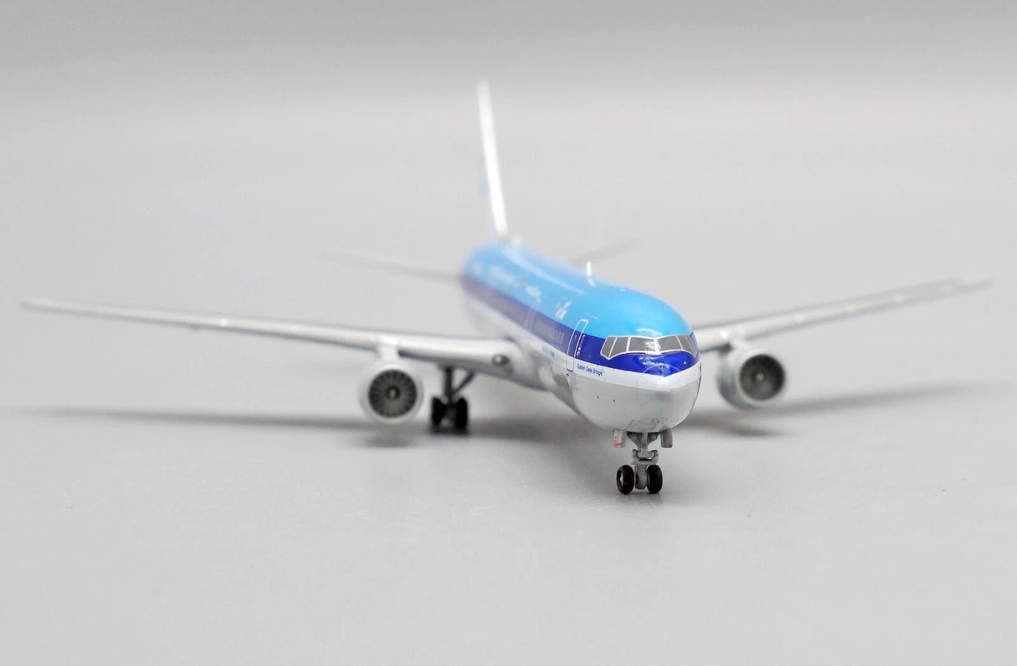 JCWINGS B767-300ER KLM ROYAL DUTCH AIRLINES "THE WORLD IS JUST A CLICK AWAY" REG: PH-BZF