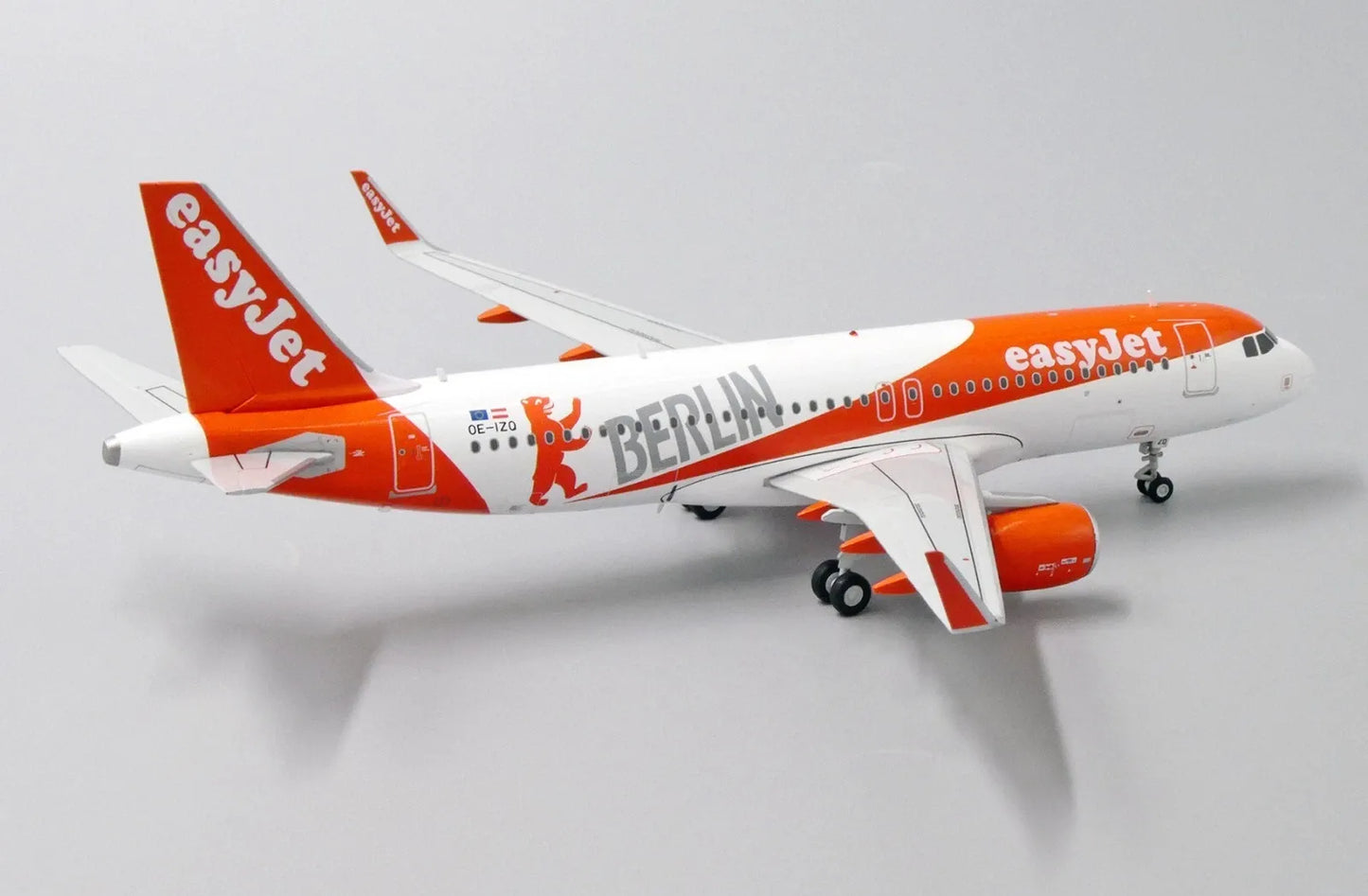 JC WINGS A320 EASYJET EUROPE "BERLIN" REG: OE-IZQ