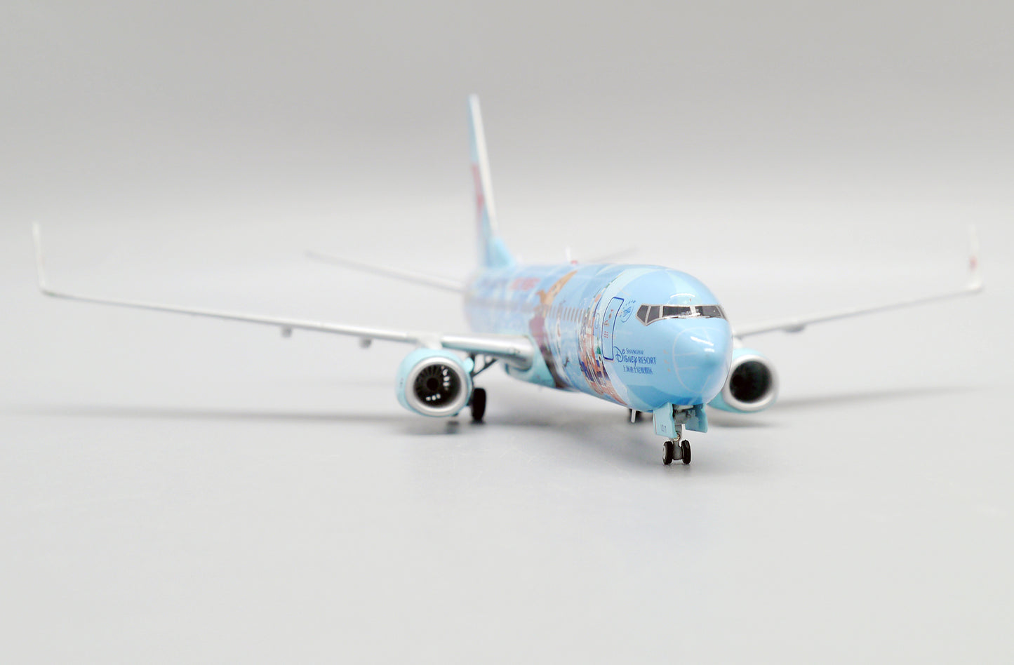 JC WINGS B737-800 CHINA EASTERN AIRLINES "FROZEN LIVERY" REG: B-1317