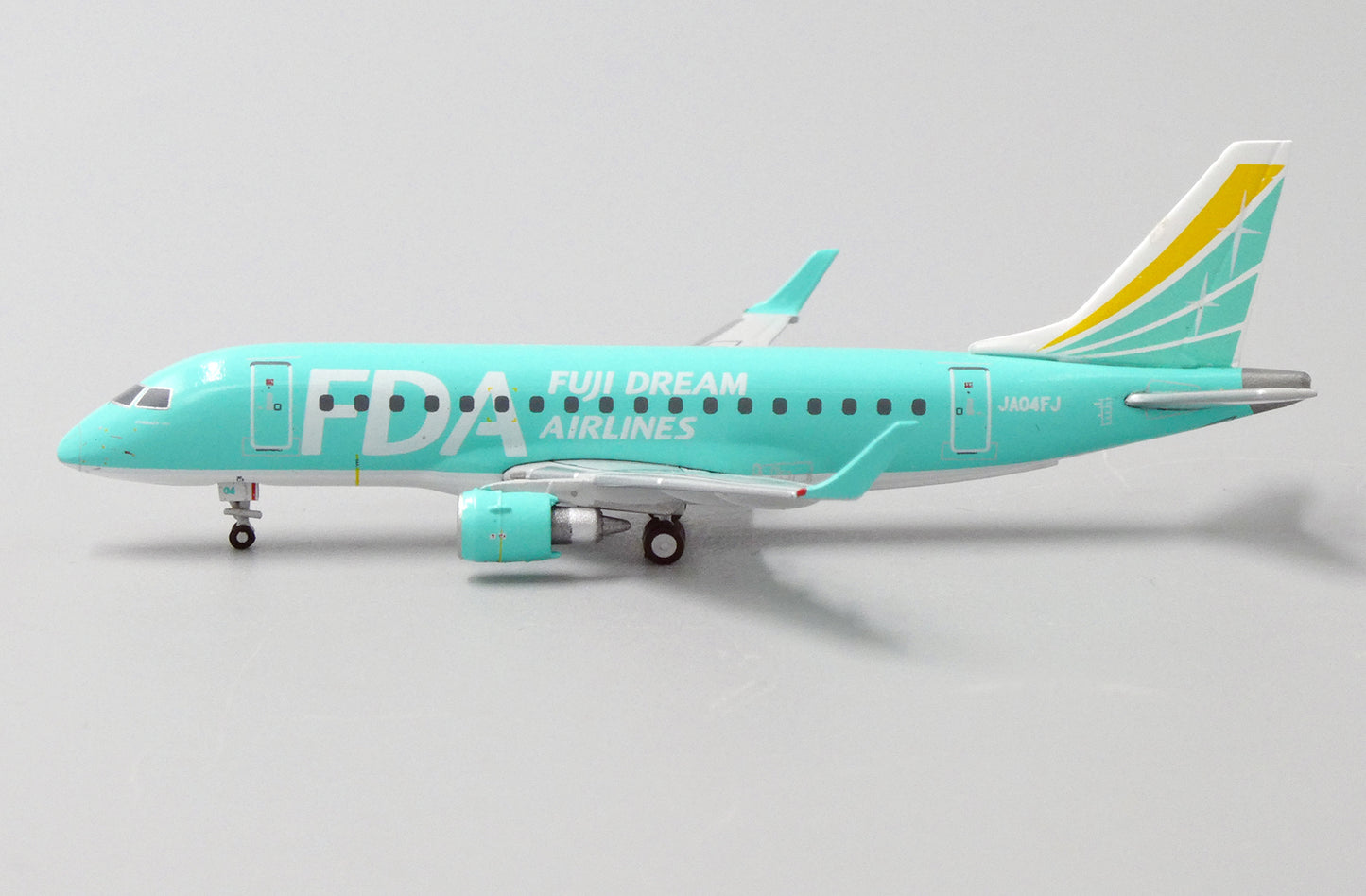 JC WINGS EMBRAER 170-100STD FUJI DREAM AIRLINES FANTASY COLOR REG: JA04FJ