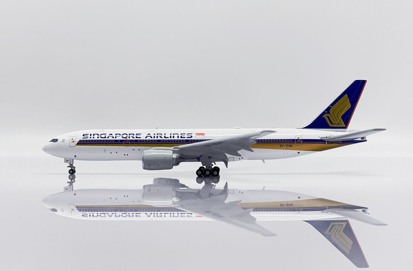 JC WINGS B777-200 SINGAPORE AIRLINES REG: 9V-SVN