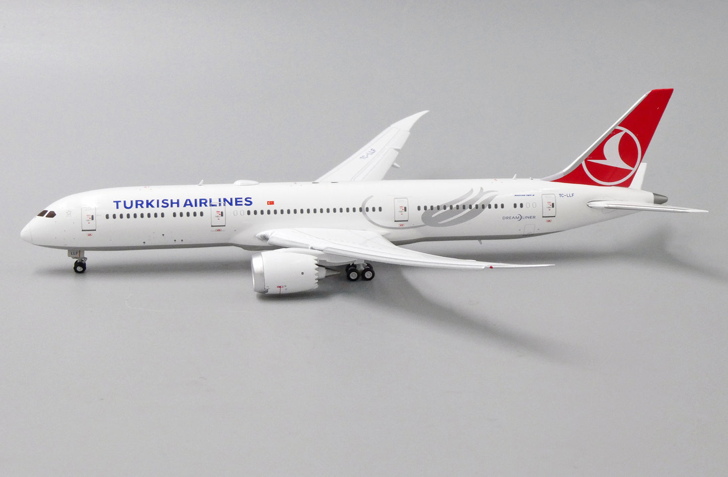 JC WINGS 787-9 TURKISH AIRLINES FLAP DOWN REG: TC-LLF