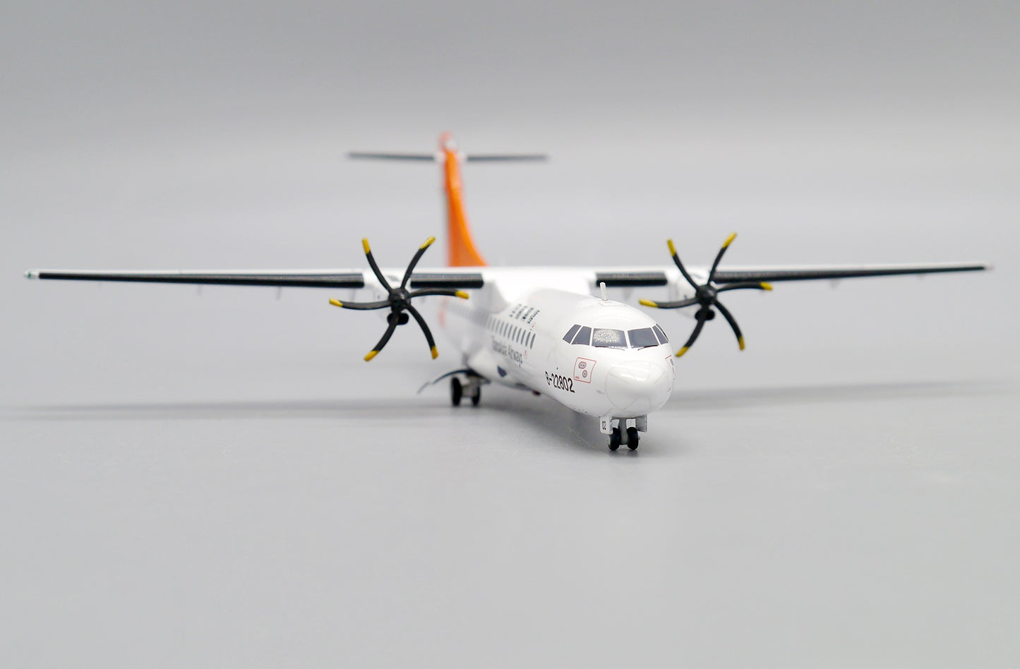 JC WINGS ATR 72-500 TRANSASIA AIRWAYS "60TH ANNIVERSARY" REG: B-22802