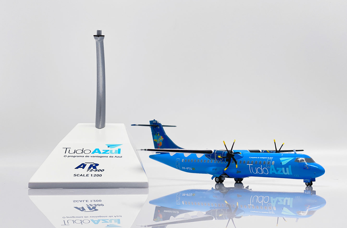 JC WINGS ATR72-500 AZUL REG: PP-PTU