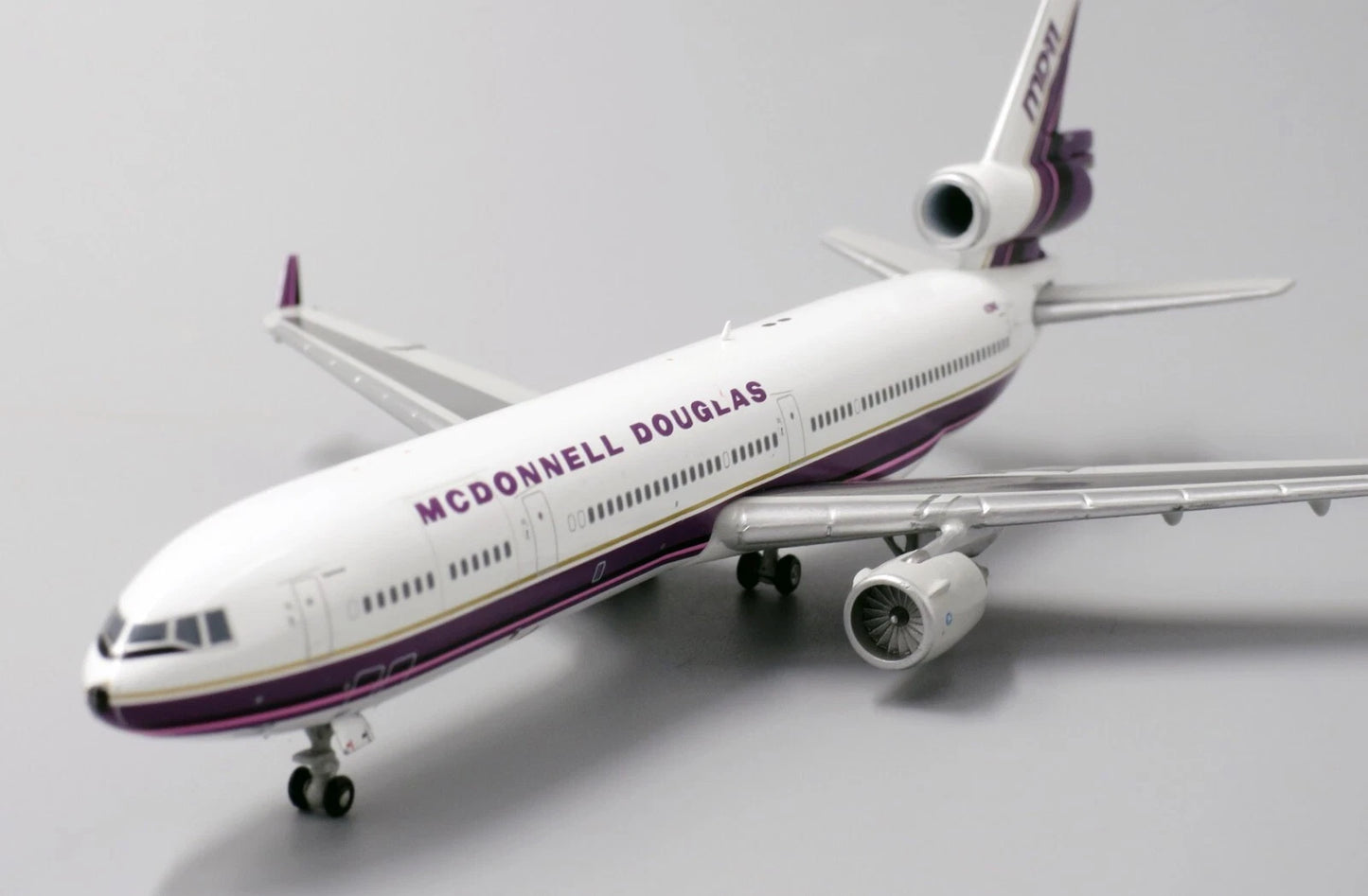 JC WINGS MD-11 HOUSE COLOUR REG: N211MD