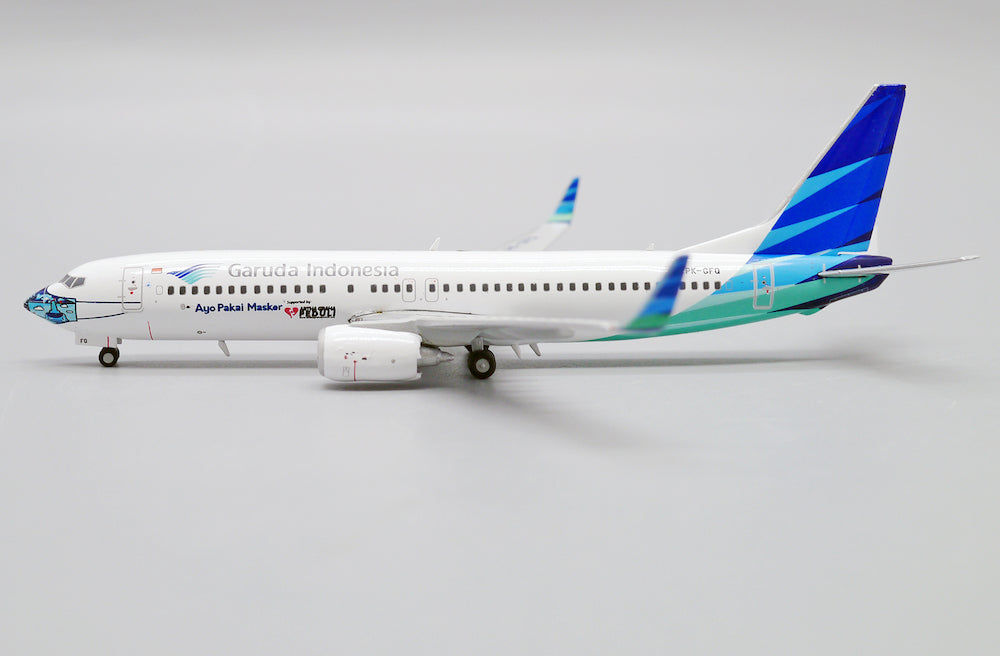 JC WINGS B737 GARUDA INDONESIA "AYO PAKAI MASKER" REG: PK-GFQ
