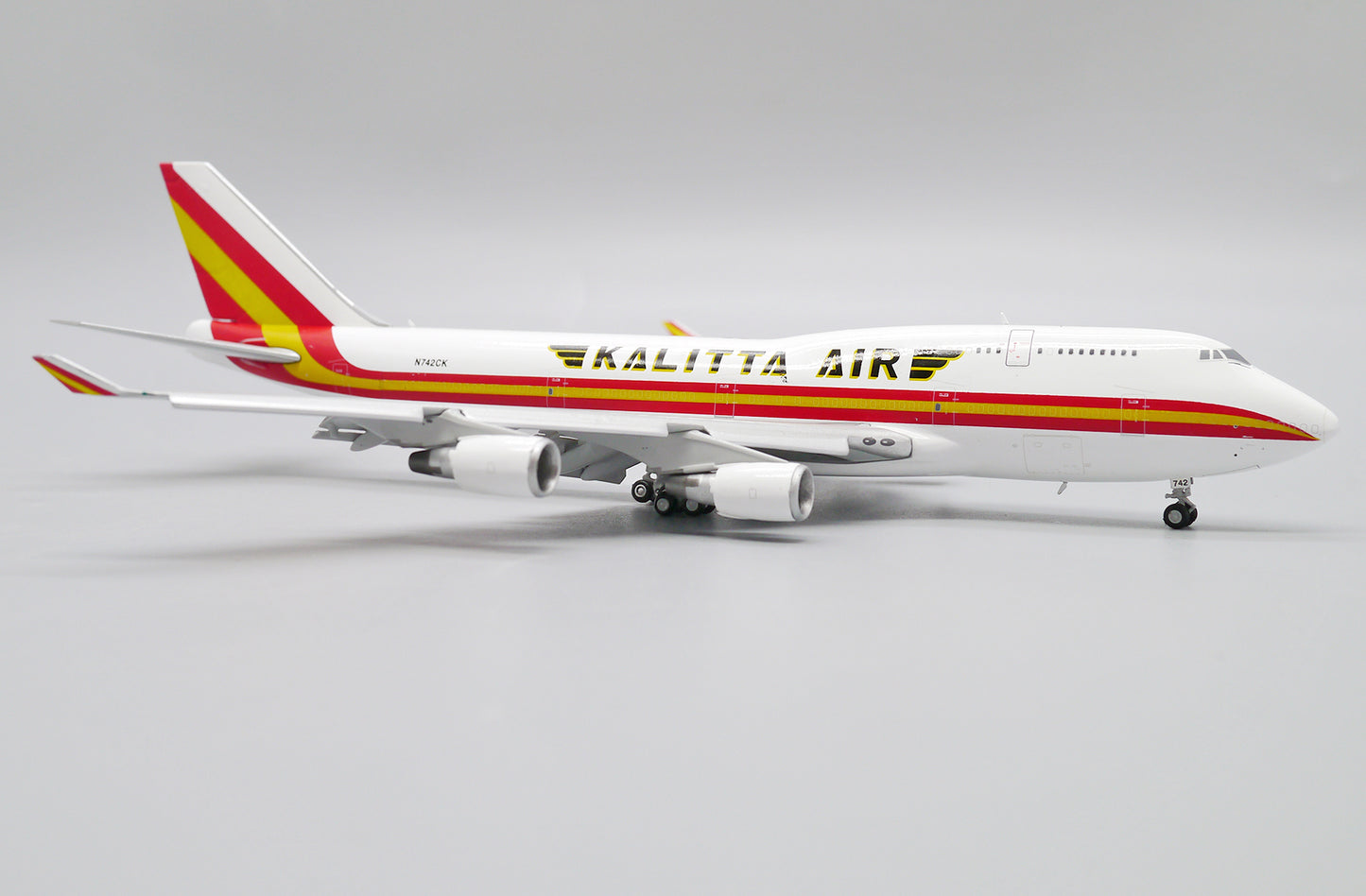 JCWINGS B747-400(BCF) FLAPS DOWN REG: N742CK