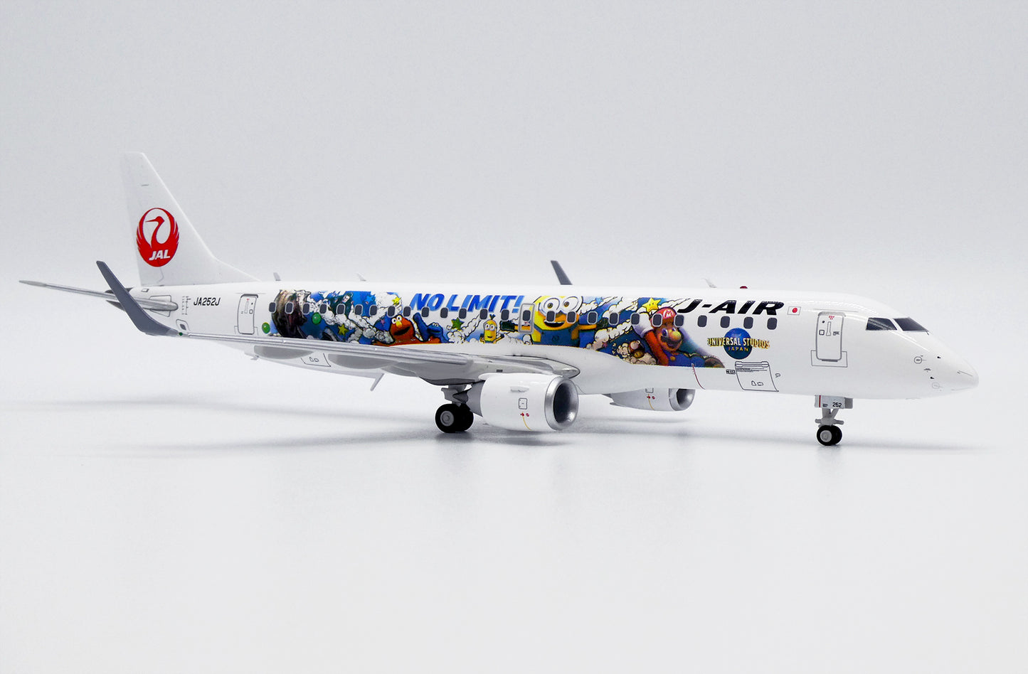 JC WINGS EMBRAER 190-100STD J-AIR "USJ LIVERY" REG: JA252J