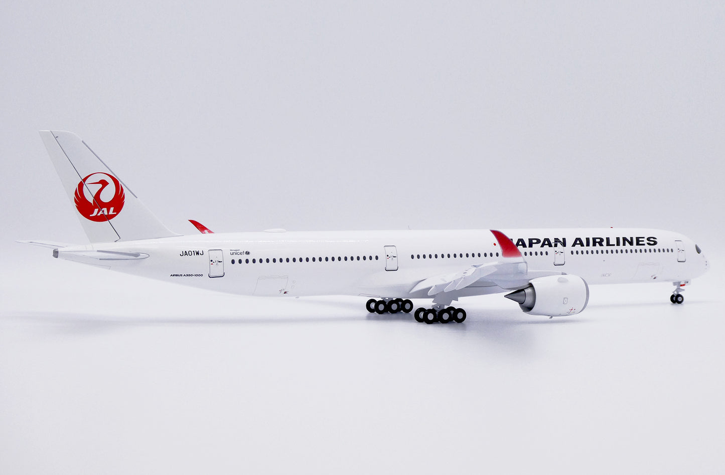 JC WINGS A350-1000XWB JAPAN AIRLINES (FLAPS DOWN) REG: JA01WJ