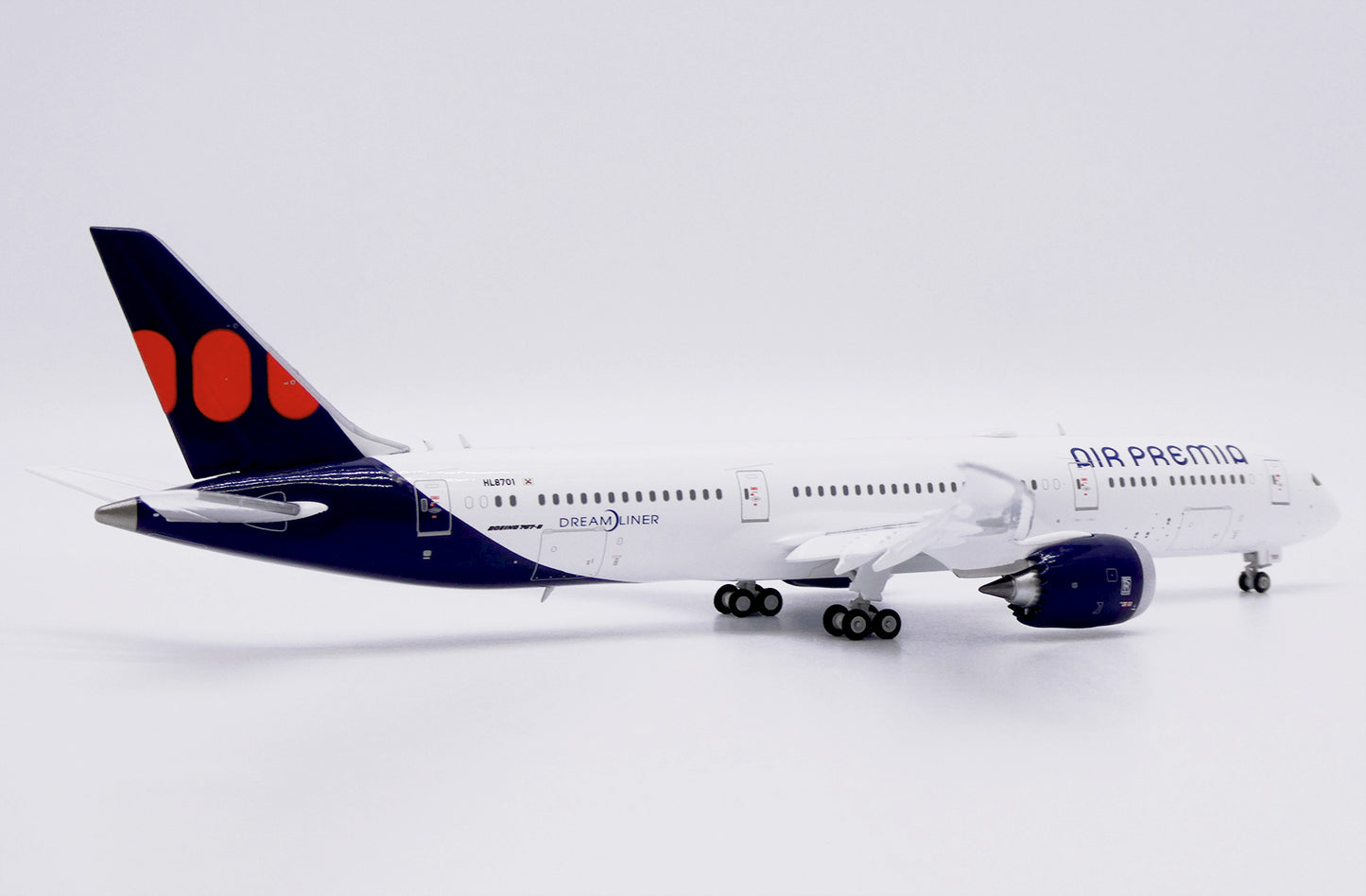 JC WINGS B787-9 DREAMLINER AIR PREMIA REG: HL8701 FLAPS DOWN