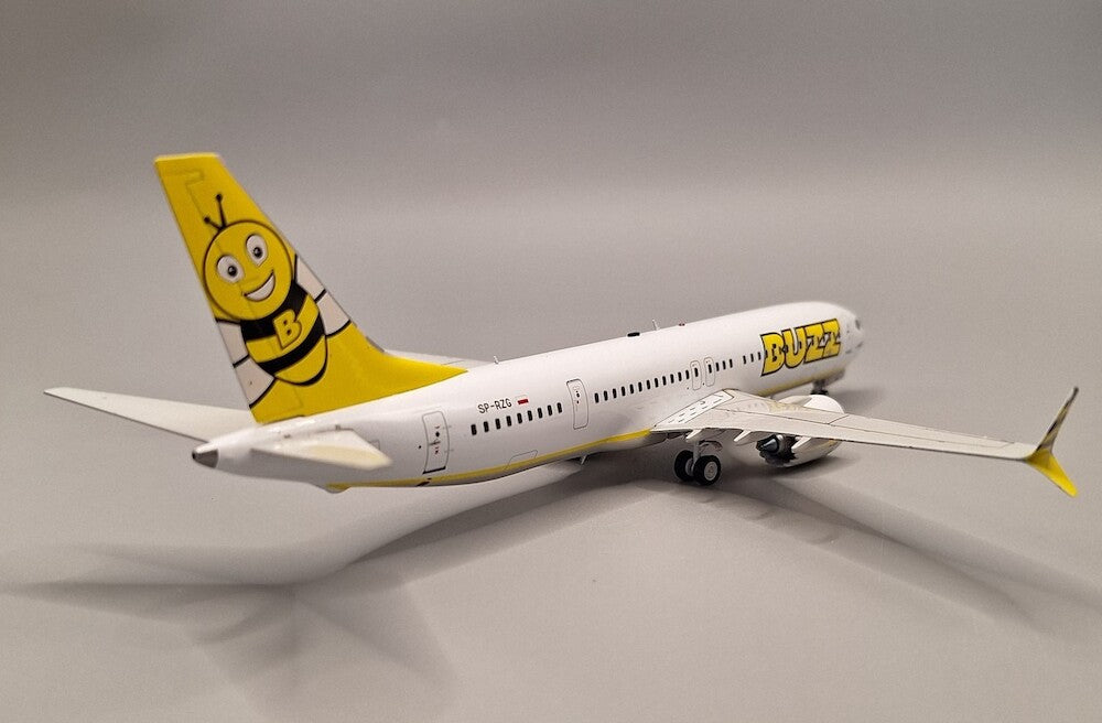 JFOX MODELS B737-8 MAX 200 BUZZ REG: SP-RZG