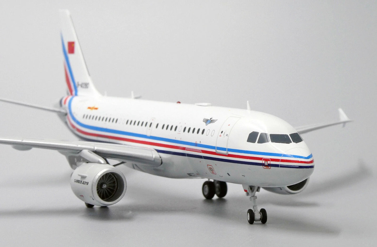 JCWINGS AIRBUS A319 CHINA AIR FORCE REG: B-4090