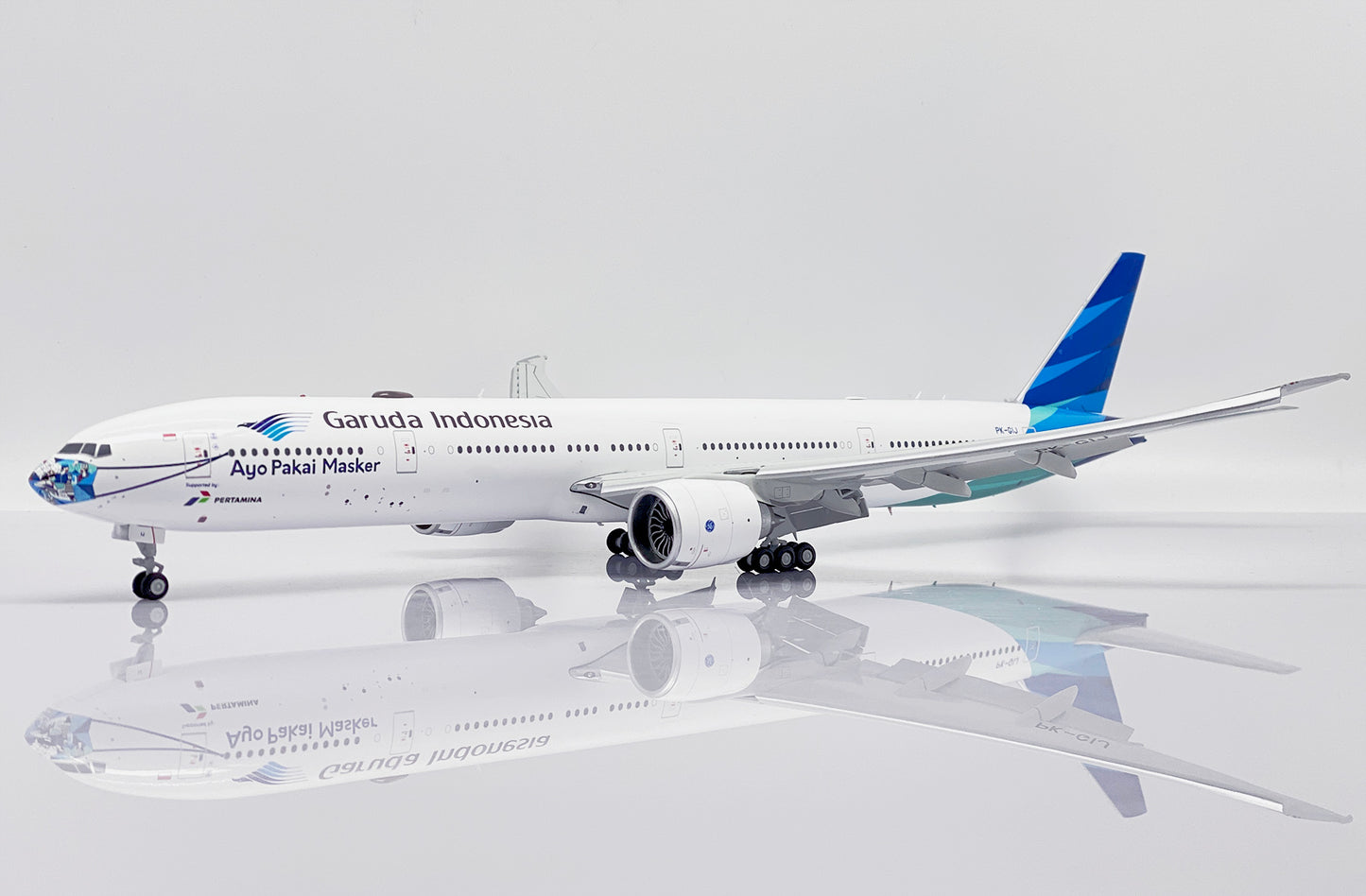 JC WINGS B777 GARUDA INDONESIA "AYO PAKAI MASKER" (FLAPS DOWN) REG: PK-GIJ