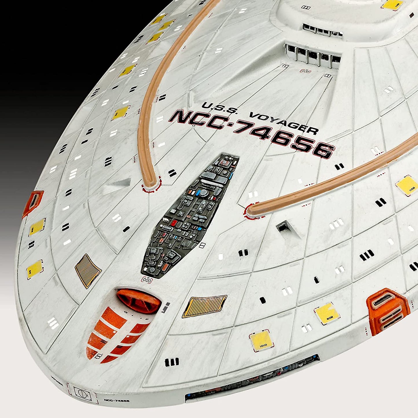 REVELL U.S.S. VOYAGER STAR TREK (PLASTIC KIT)