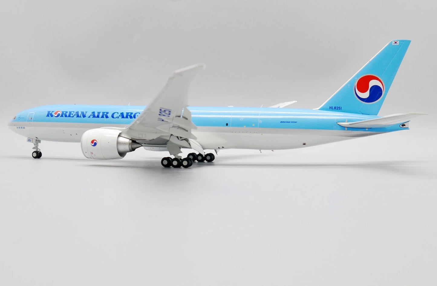 JC WINGS B777F KOREAN AIR CARGO (FLAPS DOWN) REG: HL8251