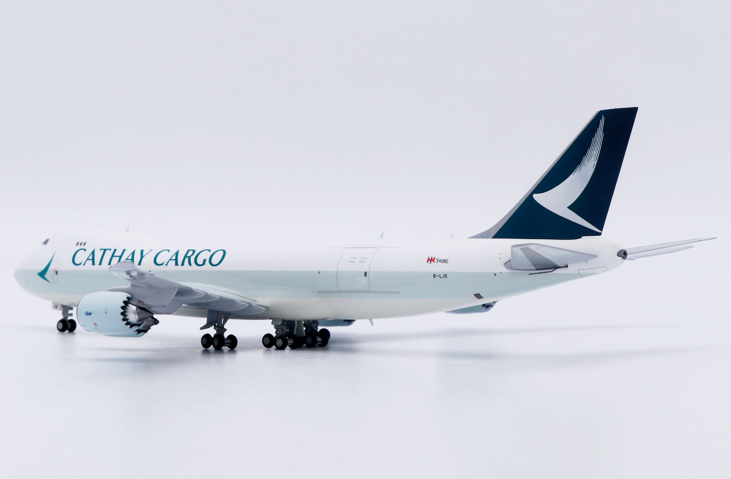 JC WINGS B747-8F CATHAY CARGO "NEW TITLES" REG: B-LJK