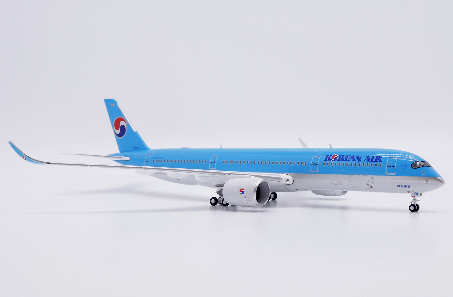 JC WINGS A350-900XWB KOREAN AIR REG: HL8598