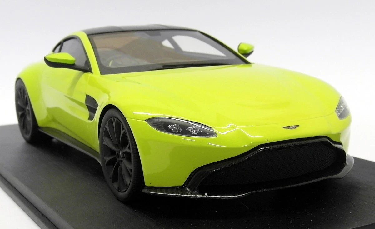 TOPSPEED 2018 ASTON MARTIN 2018 VANTAGE LIME ESSENCE