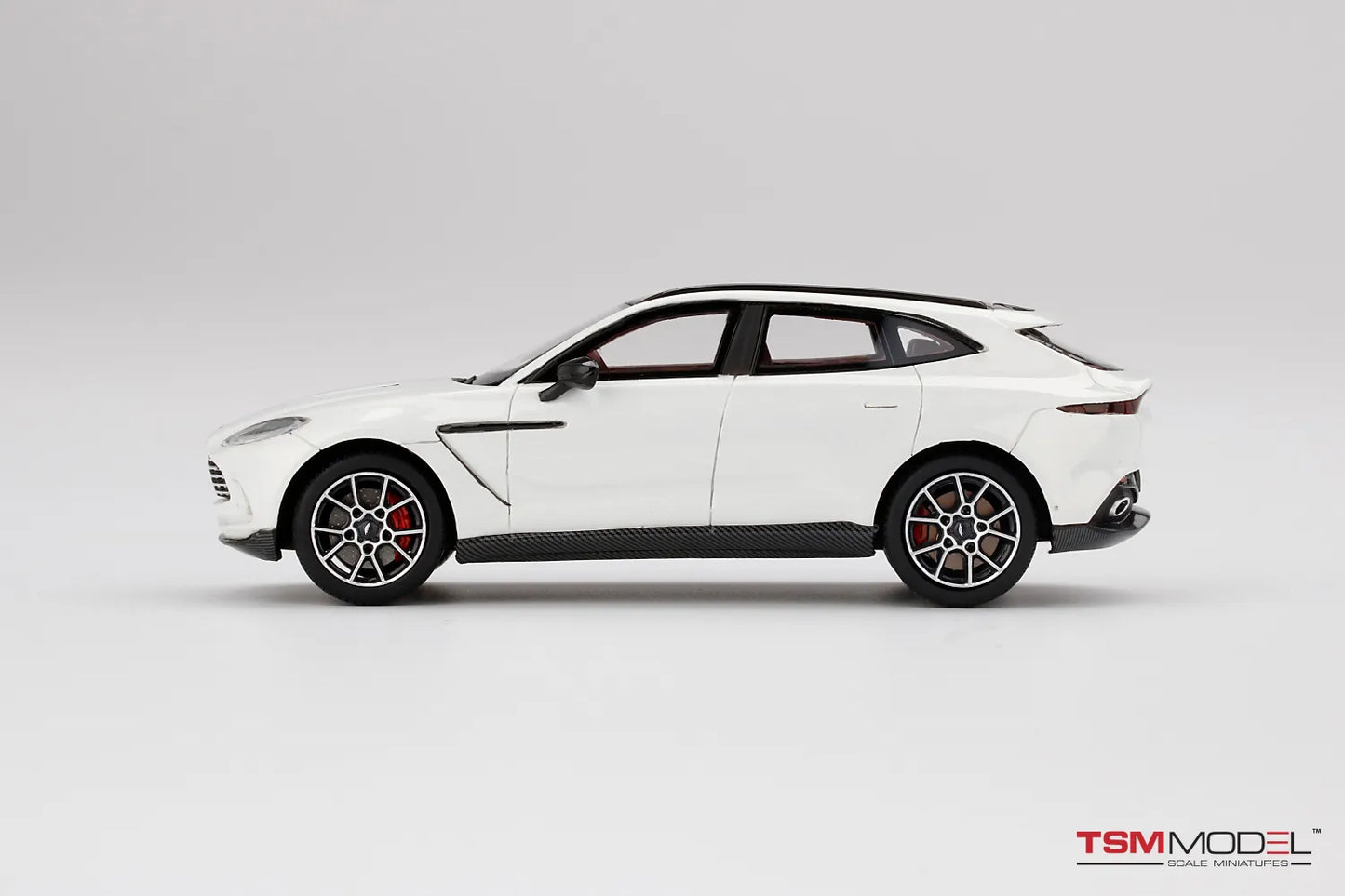 TRUE SCALE MINIATURES ASTON MARTIN DBX