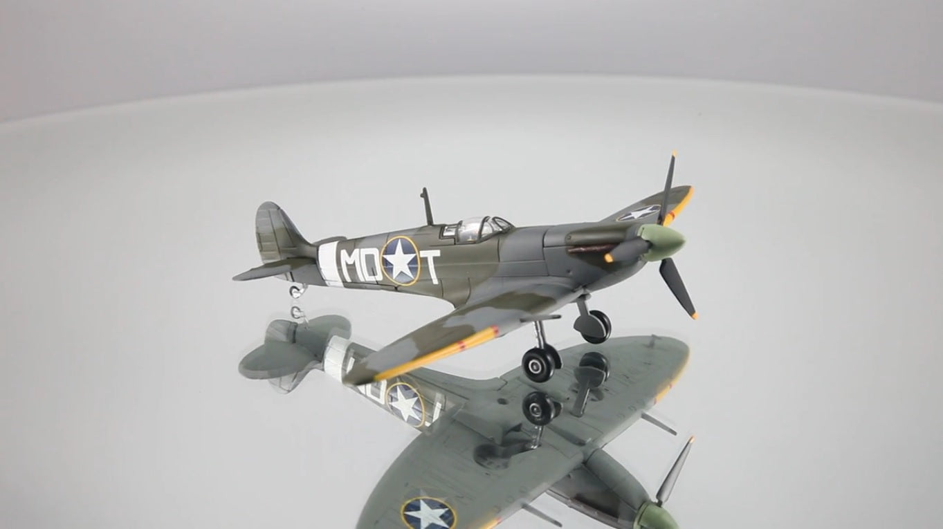 CORGI SPITFIRE "BUCKEYE-DON" DON GENTILE, ENGLAND, OCTOBER 1942