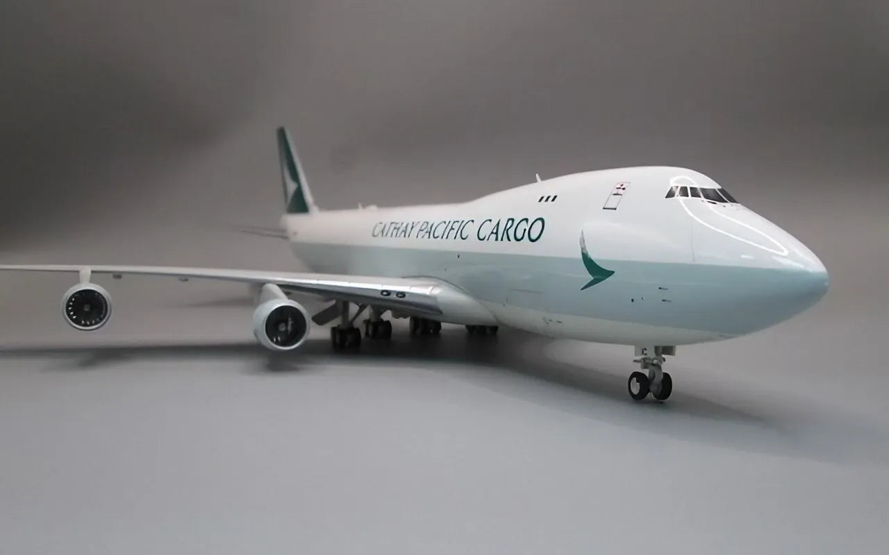WB MODELS B747-400 CATHAY CARGO REG: B-LIC