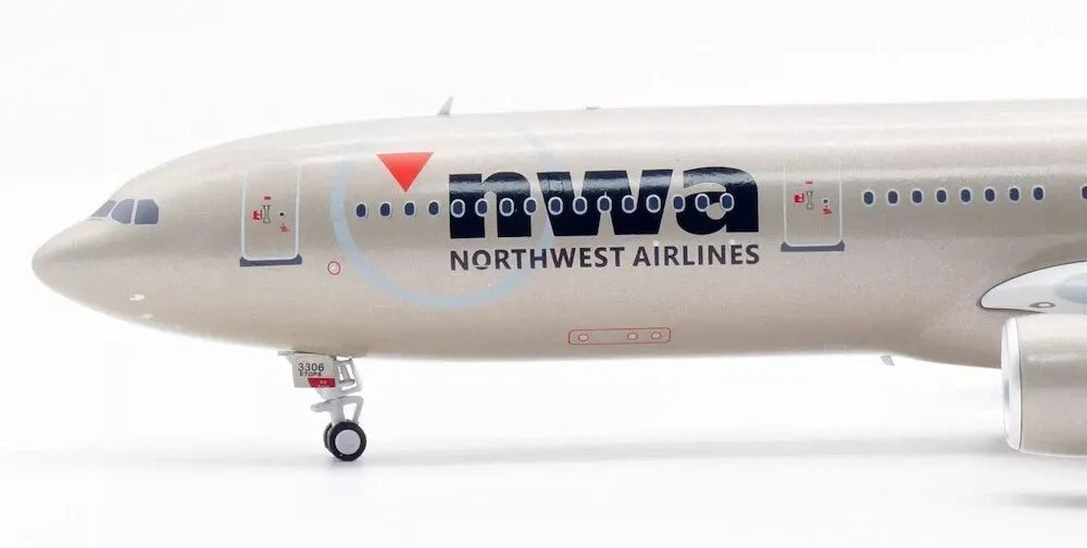 WB MODELS A330-323 NORTHWEST AIRLINES REG: N806NW