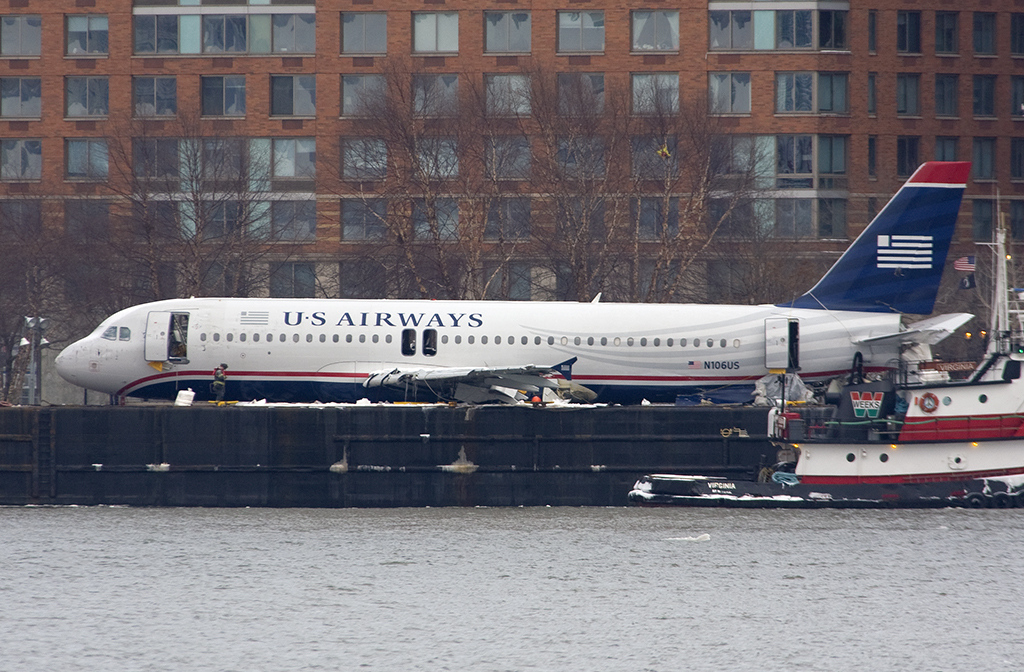 WB MODELS A320-214 US AIRWAYS REG: N106US