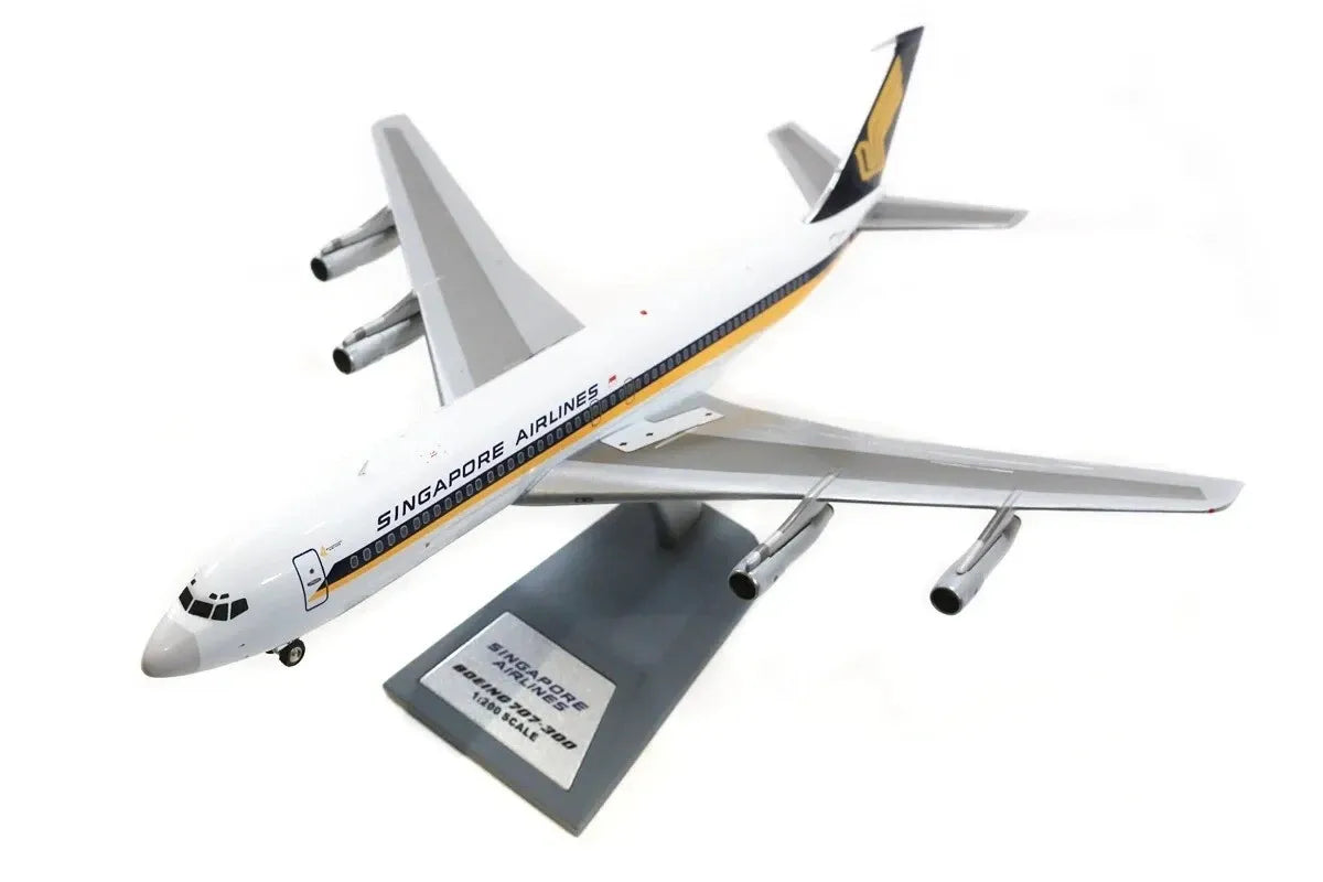 WB MODELS B707-312B SINGAPORE AIRLINES REG: 9V-BBB