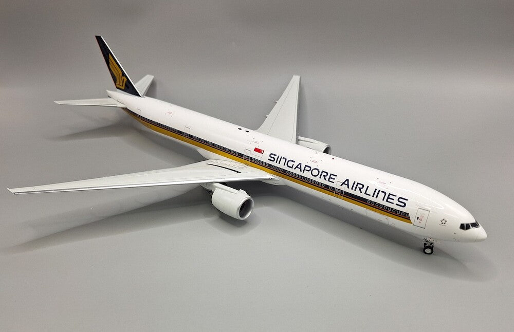WB MODELS B777-321 SINGAPORE AIRLINES REG: 9V-SYH