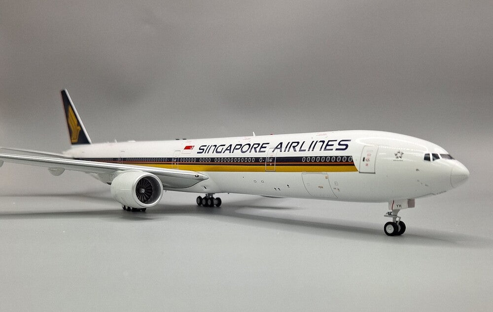 WB MODELS B777-321 SINGAPORE AIRLINES REG: 9V-SYH