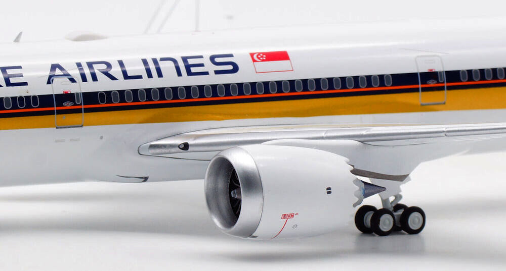 WB MODELS B787-10 SINGAPORE AIRLINES REG: 9V-SCP