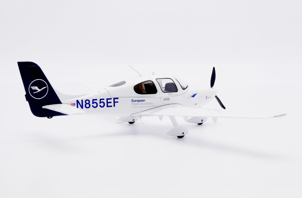 JC WINGS SR20 EUROPEAN FLIGHT ACADEMY "LUFTHANSA AVIATION TRAINING" REG: N855EF