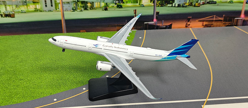 AVIATION 400 A330-941 GARUDA INDONESIA (DETACHABLE GEAR) REG: PK-GHF