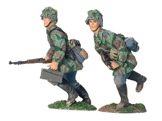 W.BRITAINS GERMAN FIELD DIVISION ADVANCING SET 1 1944