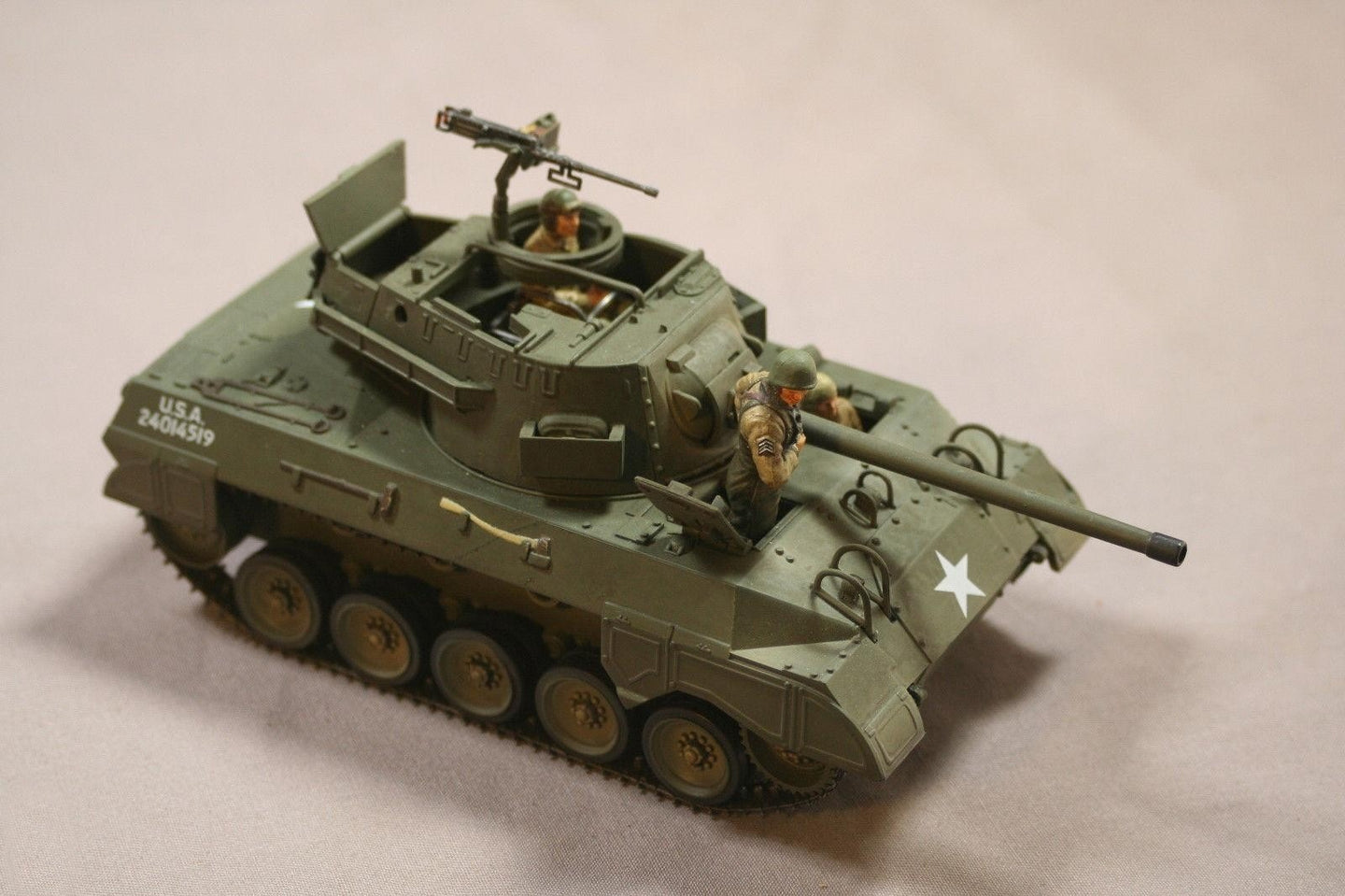 THE ULTIMATE SOLDIER M-18 HELLCAT ANTI-TANK GUN + 3 FIGURES