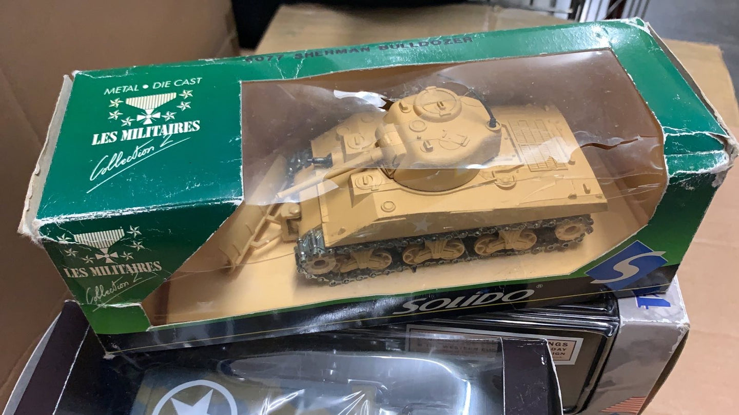 SOLIDO SHERMAN TANK BULLDOZER SAND