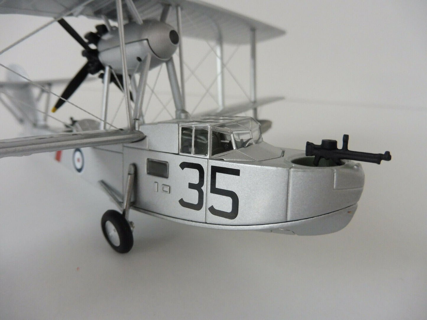 OXFORD DIECAST SUPERMARINE WALRUS L2185 HMS SHEFFIELD