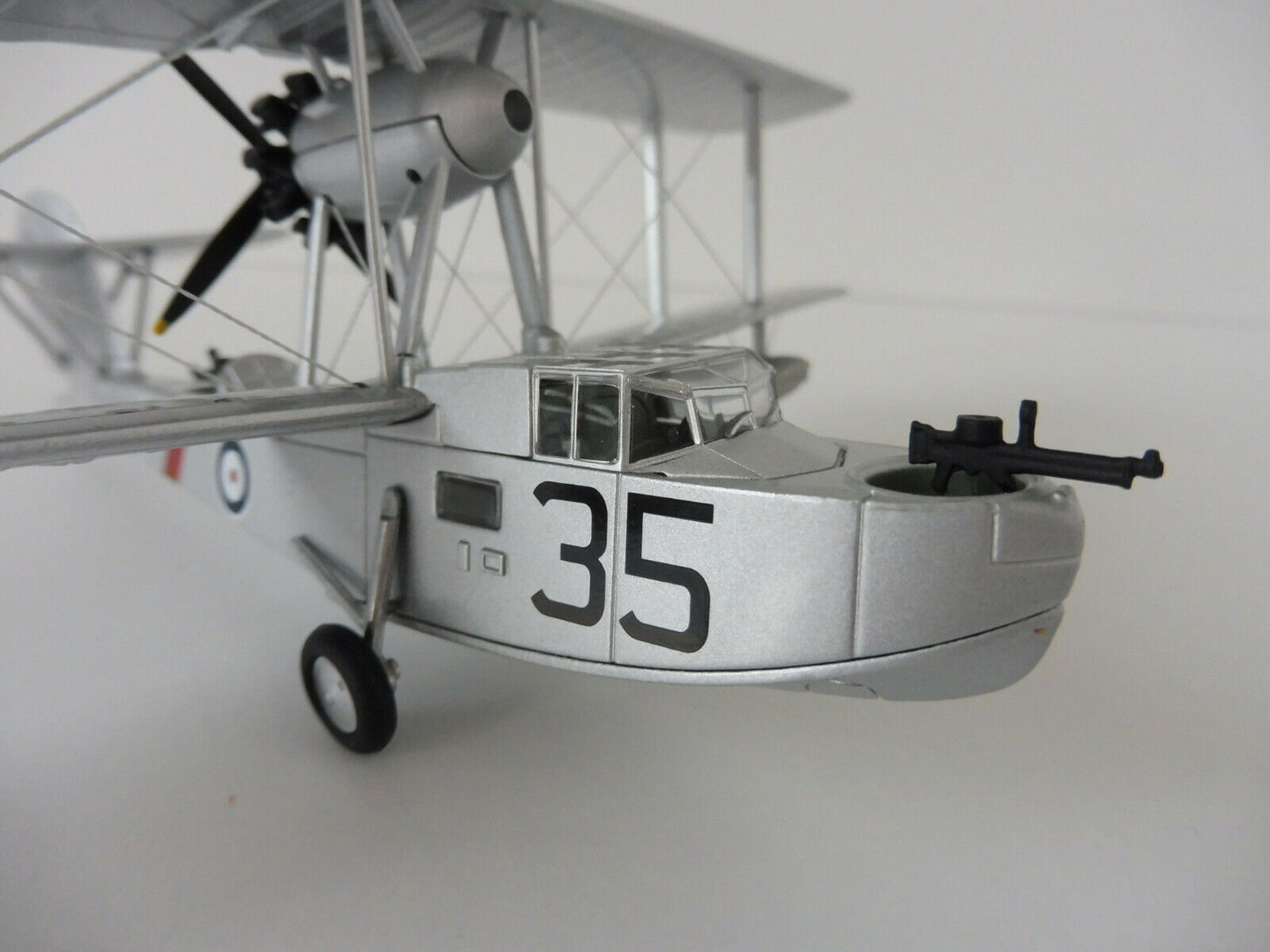 OXFORD DIECAST SUPERMARINE WALRUS L2185 HMS SHEFFIELD